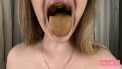 EATING SHIT IN FIT78567665765756TING ROOM & PUBLIC TOILET 00001